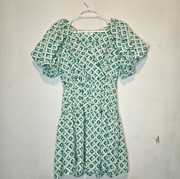 entro Dresses & Skirts - 🩷💜Entro Green & White Puff Sleeve Mini Dress – Size Small🩷💚